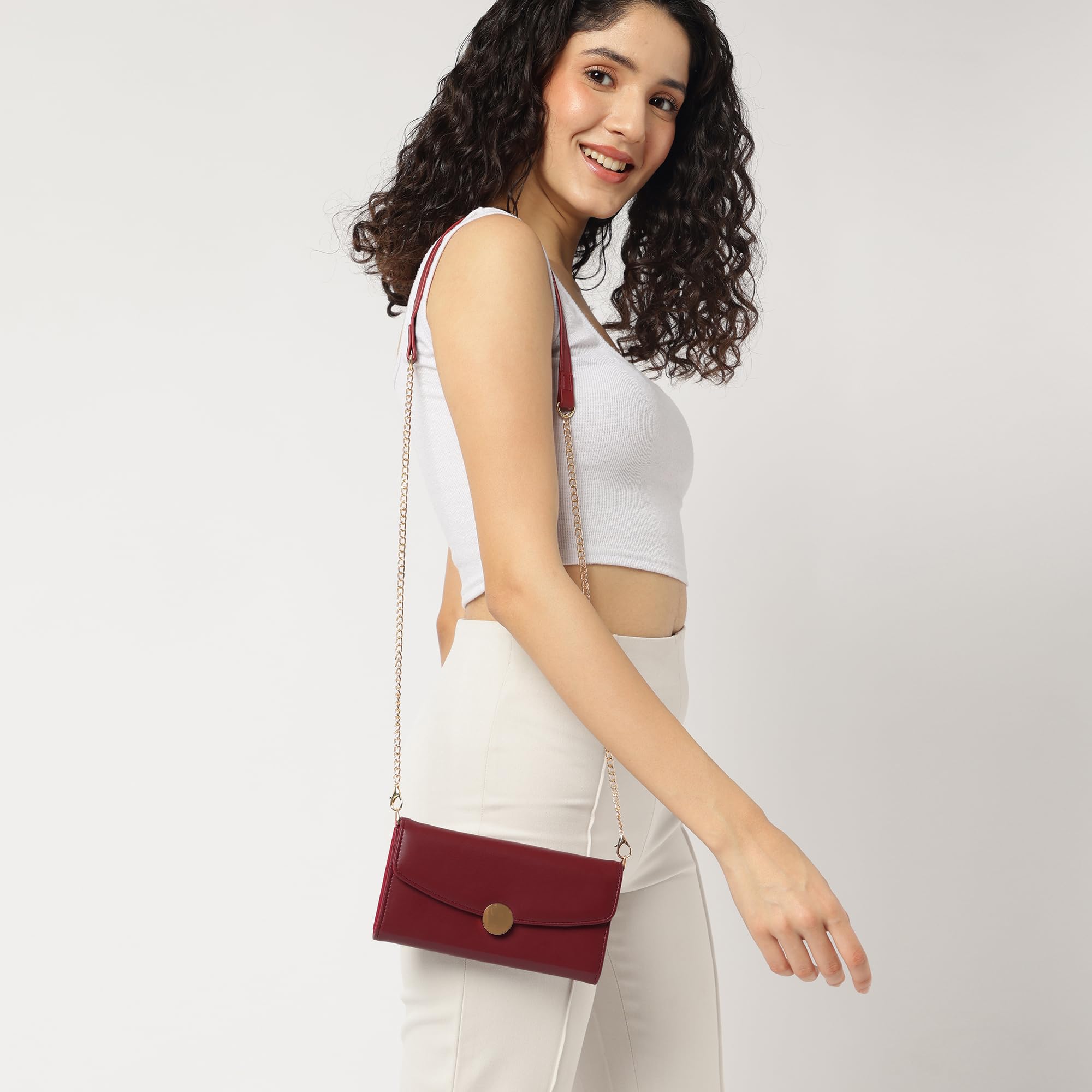 Fastrack Women's Linklet Clutch | Detachable Chain, Card & Cash Slots, Magnetic Flap | Modern Evening Bag | 6 Months Warranty